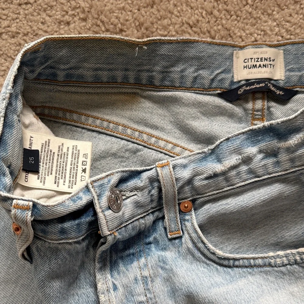 Citizens Of Humanity Light Blue Frayed Jean Shorts - Picture 2 of 4